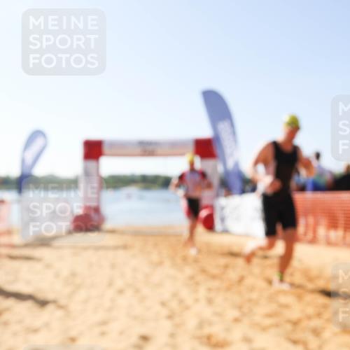 01.09.2024 - 17. Tribühne Triathlon Luisa Fischer http://msf.ph/oto/6896250 01.09.2024 11:21:19 Schwimmen 531, 532 meine-sportfotos.de