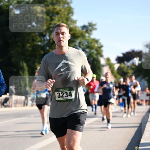 01.09.2024 - BARMER Alsterlauf Dr. Thomas Lammeyer http://msf.ph/oto/6896305 01.09.2024 09:34:24 Laufen 5, 3234 meine-sportfotos.de