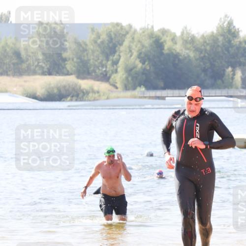 01.09.2024 - 17. Tribühne Triathlon Luisa Fischer http://msf.ph/oto/6896345 01.09.2024 11:22:24 Schwimmen 506, 512, 549 meine-sportfotos.de