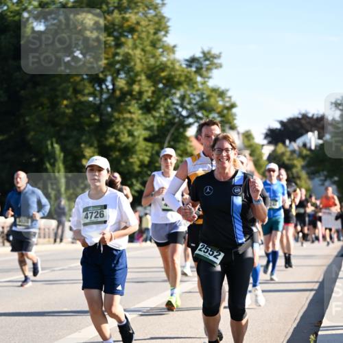 01.09.2024 - BARMER Alsterlauf Dr. Thomas Lammeyer http://msf.ph/oto/6896350 01.09.2024 09:34:28 Laufen 4726, 2552 meine-sportfotos.de