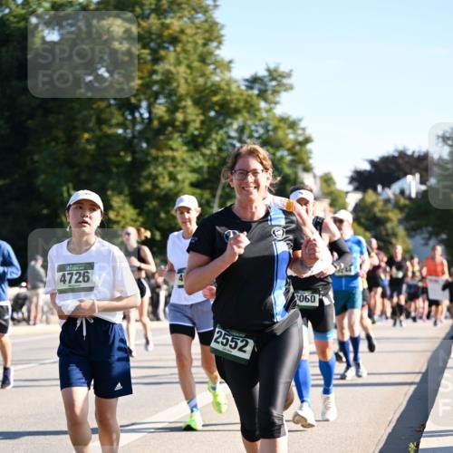 01.09.2024 - BARMER Alsterlauf Dr. Thomas Lammeyer http://msf.ph/oto/6896354 01.09.2024 09:34:28 Laufen 4726, 2552, 060 meine-sportfotos.de