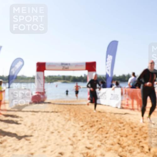 01.09.2024 - 17. Tribühne Triathlon Luisa Fischer http://msf.ph/oto/6896365 01.09.2024 11:22:30 Schwimmen 506, 512, 549 meine-sportfotos.de