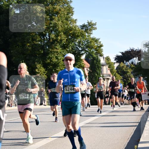 01.09.2024 - BARMER Alsterlauf Dr. Thomas Lammeyer http://msf.ph/oto/6896376 01.09.2024 09:34:30 Laufen 3758, 449, 5244, 3135, 4495, 4641 meine-sportfotos.de