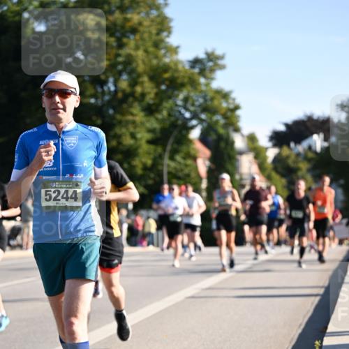 01.09.2024 - BARMER Alsterlauf Dr. Thomas Lammeyer http://msf.ph/oto/6896381 01.09.2024 09:34:31 Laufen 35, 5244, 7721 meine-sportfotos.de