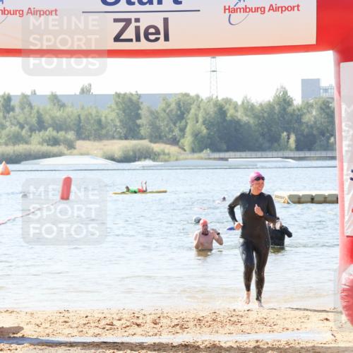 01.09.2024 - 17. Tribühne Triathlon Luisa Fischer http://msf.ph/oto/6896382 01.09.2024 11:22:39 Schwimmen 506, 521 meine-sportfotos.de