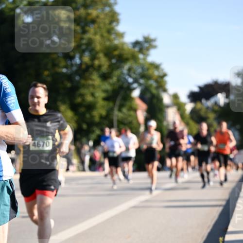 01.09.2024 - BARMER Alsterlauf Dr. Thomas Lammeyer http://msf.ph/oto/6896387 01.09.2024 09:34:32 Laufen 4670 meine-sportfotos.de