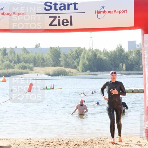 01.09.2024 - 17. Tribühne Triathlon Luisa Fischer http://msf.ph/oto/6896388 01.09.2024 11:22:40 Schwimmen 506, 521 meine-sportfotos.de