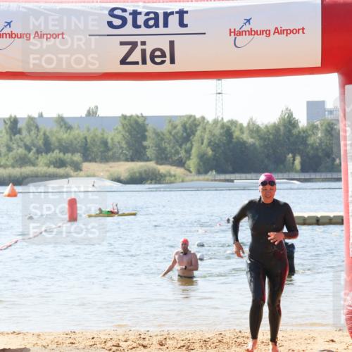 01.09.2024 - 17. Tribühne Triathlon Luisa Fischer http://msf.ph/oto/6896390 01.09.2024 11:22:41 Schwimmen 506, 521 meine-sportfotos.de