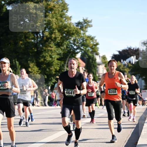 01.09.2024 - BARMER Alsterlauf Dr. Thomas Lammeyer http://msf.ph/oto/6896402 01.09.2024 09:34:35 Laufen 445, 4444, 4641, 8358, 4265, 4217 meine-sportfotos.de