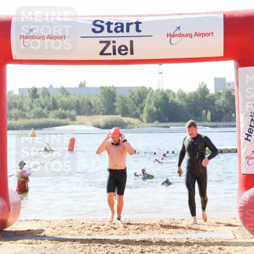 01.09.2024 - 17. Tribühne Triathlon Luisa Fischer http://msf.ph/oto/6896403 01.09.2024 11:22:54 Schwimmen 468, 541 meine-sportfotos.de