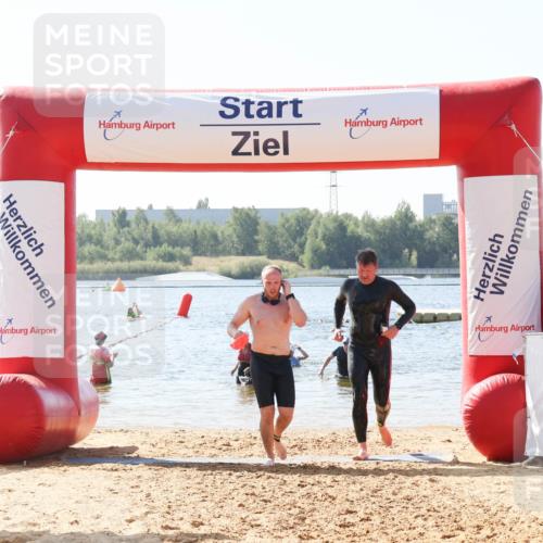 01.09.2024 - 17. Tribühne Triathlon Luisa Fischer http://msf.ph/oto/6896405 01.09.2024 11:22:56 Schwimmen 468, 541 meine-sportfotos.de