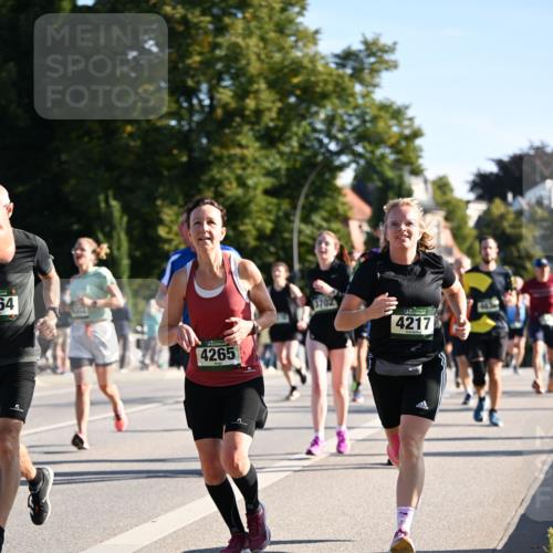 01.09.2024 - BARMER Alsterlauf Dr. Thomas Lammeyer http://msf.ph/oto/6896422 01.09.2024 09:34:37 Laufen 64, 4265, 3702, 4217 meine-sportfotos.de