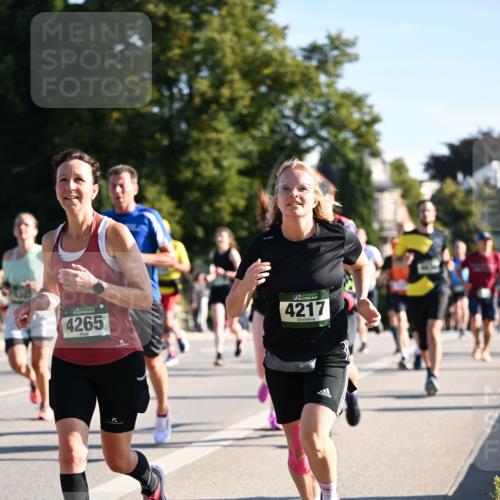 01.09.2024 - BARMER Alsterlauf Dr. Thomas Lammeyer http://msf.ph/oto/6896430 01.09.2024 09:34:38 Laufen 4265, 4217 meine-sportfotos.de