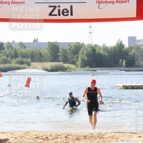 01.09.2024 - 17. Tribühne Triathlon Luisa Fischer http://msf.ph/oto/6896455 01.09.2024 11:23:34 Schwimmen 550 meine-sportfotos.de