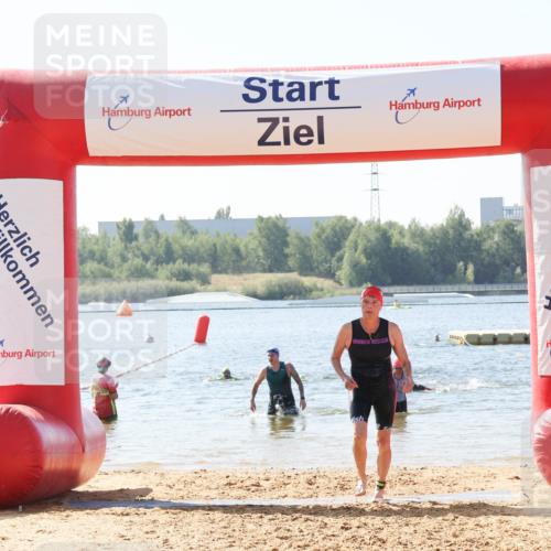 01.09.2024 - 17. Tribühne Triathlon Luisa Fischer http://msf.ph/oto/6896467 01.09.2024 11:23:37 Schwimmen 550 meine-sportfotos.de