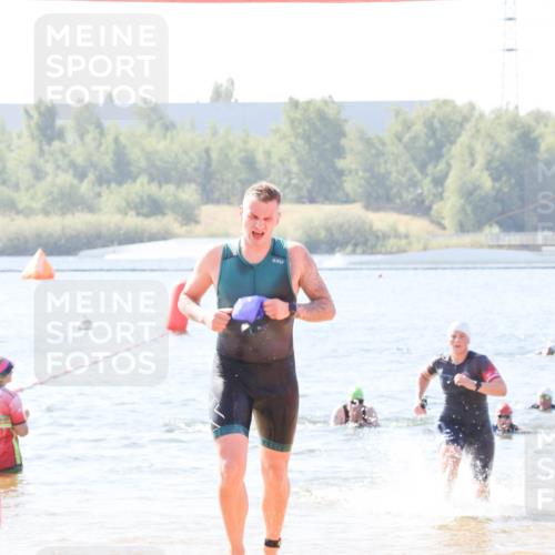 01.09.2024 - 17. Tribühne Triathlon Luisa Fischer http://msf.ph/oto/6896489 01.09.2024 11:23:46 Schwimmen 447, 514, 526, 543, 550 meine-sportfotos.de
