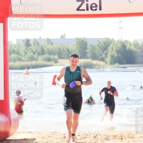 01.09.2024 - 17. Tribühne Triathlon Luisa Fischer http://msf.ph/oto/6896493 01.09.2024 11:23:47 Schwimmen 447, 514, 526, 543, 550 meine-sportfotos.de