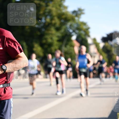 01.09.2024 - BARMER Alsterlauf Dr. Thomas Lammeyer http://msf.ph/oto/6896498 01.09.2024 09:34:44 Laufen 85, 0 meine-sportfotos.de