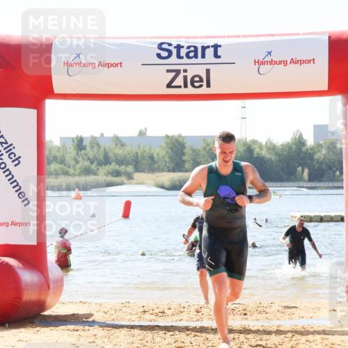 01.09.2024 - 17. Tribühne Triathlon Luisa Fischer http://msf.ph/oto/6896503 01.09.2024 11:23:48 Schwimmen 447, 514, 526, 543 meine-sportfotos.de