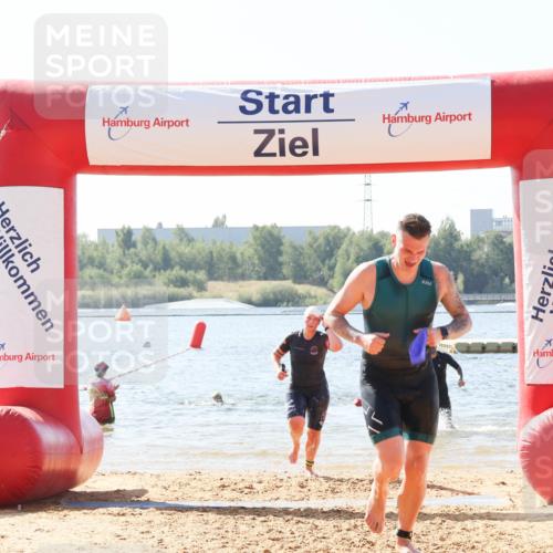 01.09.2024 - 17. Tribühne Triathlon Luisa Fischer http://msf.ph/oto/6896506 01.09.2024 11:23:49 Schwimmen 447, 514, 526, 543 meine-sportfotos.de
