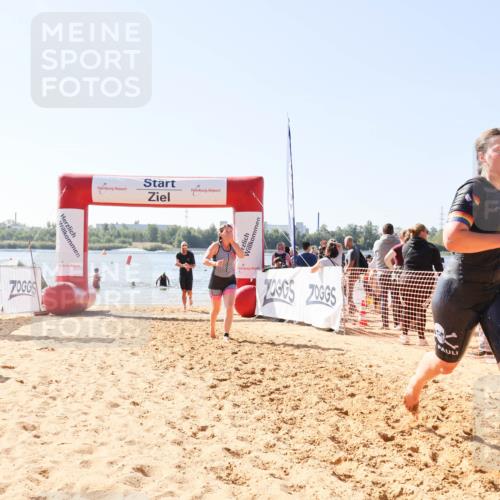 01.09.2024 - 17. Tribühne Triathlon Luisa Fischer http://msf.ph/oto/6896535 01.09.2024 11:23:54 Schwimmen 447, 514, 526, 543 meine-sportfotos.de