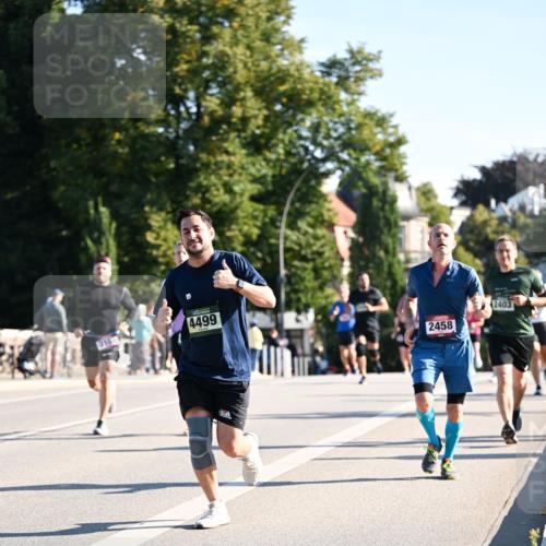 01.09.2024 - BARMER Alsterlauf Dr. Thomas Lammeyer http://msf.ph/oto/6896547 01.09.2024 09:34:48 Laufen 4499, 2458, 2403 meine-sportfotos.de
