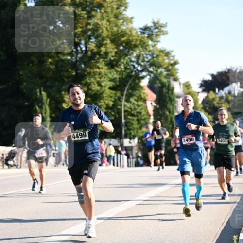 01.09.2024 - BARMER Alsterlauf Dr. Thomas Lammeyer http://msf.ph/oto/6896550 01.09.2024 09:34:48 Laufen 4499, 2458, 2403 meine-sportfotos.de