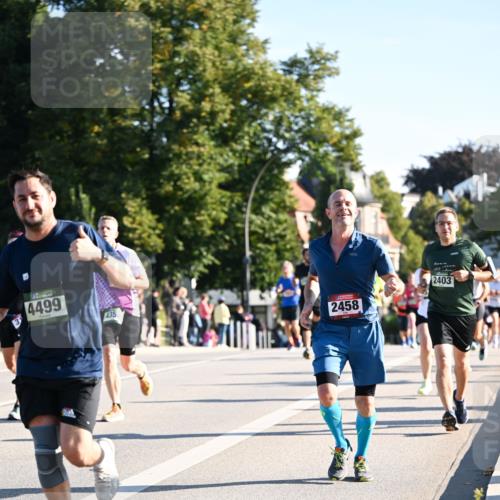 01.09.2024 - BARMER Alsterlauf Dr. Thomas Lammeyer http://msf.ph/oto/6896555 01.09.2024 09:34:48 Laufen 4499, 435, 2458, 2403 meine-sportfotos.de