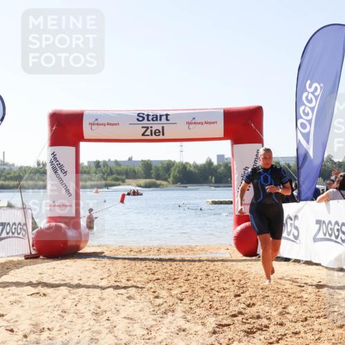 01.09.2024 - 17. Tribühne Triathlon Luisa Fischer http://msf.ph/oto/6896622 01.09.2024 11:24:16 Schwimmen 451, 534 meine-sportfotos.de