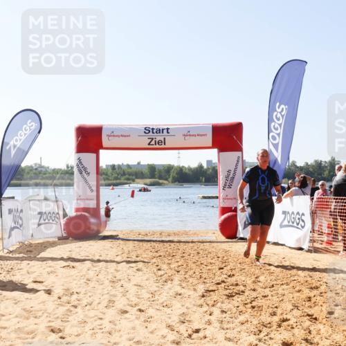01.09.2024 - 17. Tribühne Triathlon Luisa Fischer http://msf.ph/oto/6896626 01.09.2024 11:24:17 Schwimmen 451, 534 meine-sportfotos.de