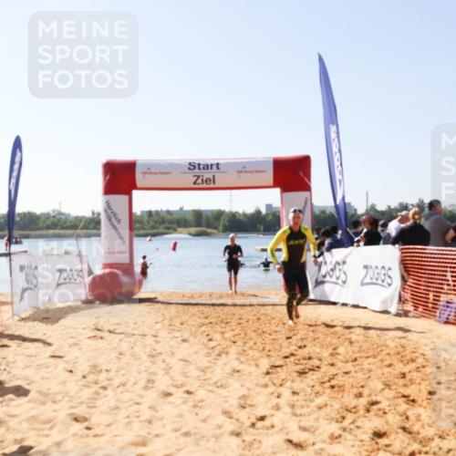 01.09.2024 - 17. Tribühne Triathlon Luisa Fischer http://msf.ph/oto/6896639 01.09.2024 11:24:45 Schwimmen 515, 527 meine-sportfotos.de