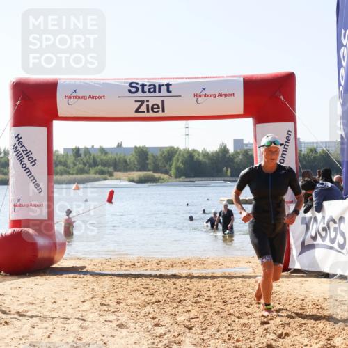 01.09.2024 - 17. Tribühne Triathlon Luisa Fischer http://msf.ph/oto/6896653 01.09.2024 11:24:49 Schwimmen 515, 527 meine-sportfotos.de