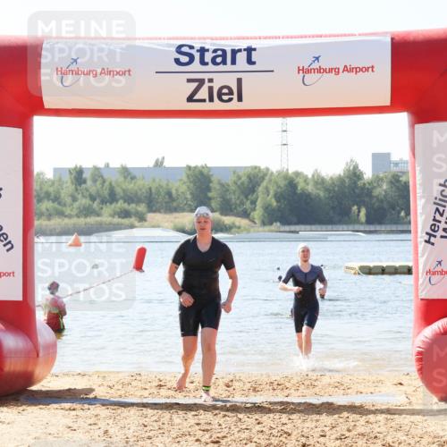01.09.2024 - 17. Tribühne Triathlon Luisa Fischer http://msf.ph/oto/6896669 01.09.2024 11:24:58 Schwimmen 449, 538 meine-sportfotos.de