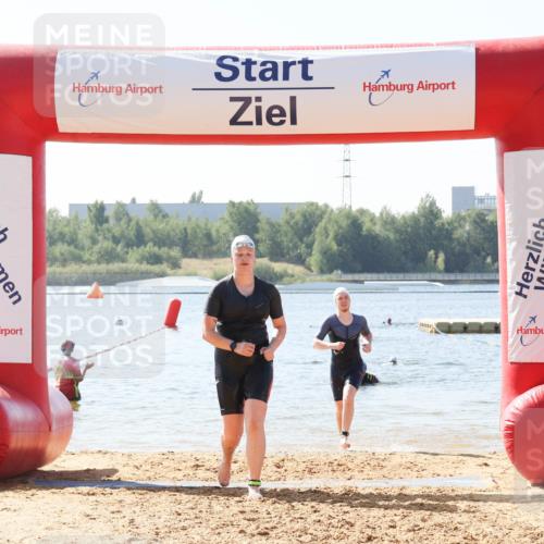 01.09.2024 - 17. Tribühne Triathlon Luisa Fischer http://msf.ph/oto/6896672 01.09.2024 11:24:59 Schwimmen 449, 538 meine-sportfotos.de
