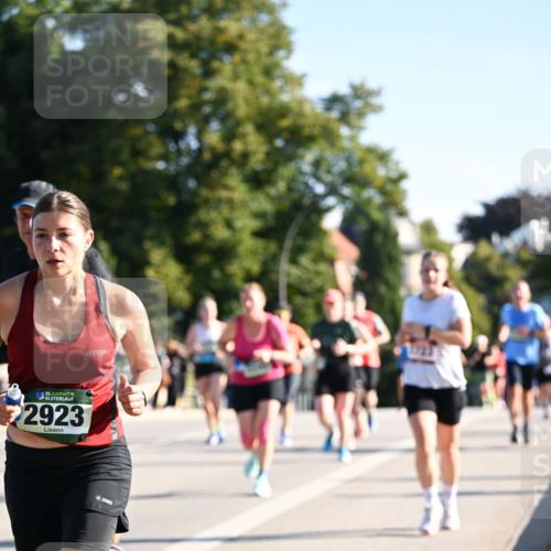 01.09.2024 - BARMER Alsterlauf Dr. Thomas Lammeyer http://msf.ph/oto/6896677 01.09.2024 09:34:56 Laufen 35, 2923 meine-sportfotos.de