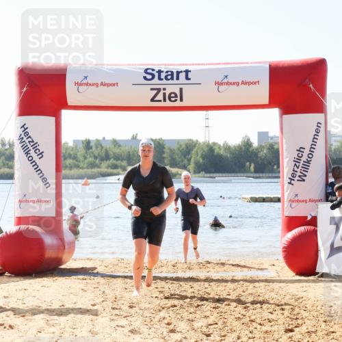 01.09.2024 - 17. Tribühne Triathlon Luisa Fischer http://msf.ph/oto/6896679 01.09.2024 11:25:00 Schwimmen 449, 538 meine-sportfotos.de