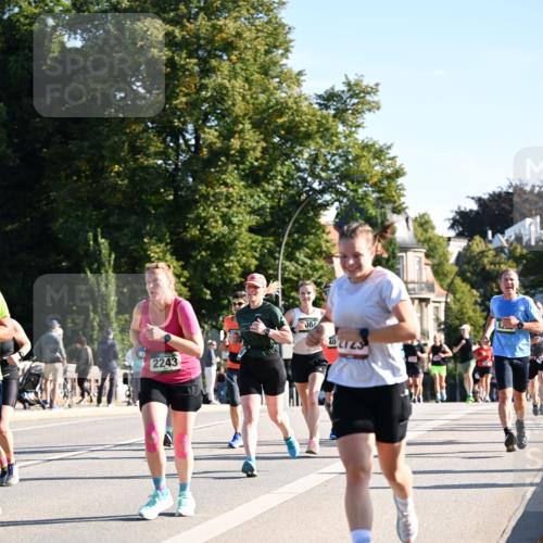 01.09.2024 - BARMER Alsterlauf Dr. Thomas Lammeyer http://msf.ph/oto/6896688 01.09.2024 09:34:57 Laufen 2243, 084, 402123, 8252 meine-sportfotos.de