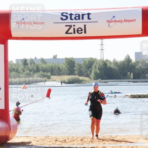 01.09.2024 - 17. Tribühne Triathlon Luisa Fischer http://msf.ph/oto/6896694 01.09.2024 11:25:11 Schwimmen 449, 546 meine-sportfotos.de