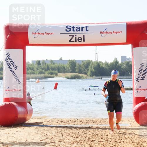 01.09.2024 - 17. Tribühne Triathlon Luisa Fischer http://msf.ph/oto/6896703 01.09.2024 11:25:14 Schwimmen 496, 546 meine-sportfotos.de