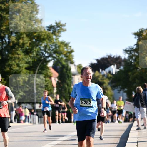 01.09.2024 - BARMER Alsterlauf Dr. Thomas Lammeyer http://msf.ph/oto/6896704 01.09.2024 09:35:00 Laufen 8282 meine-sportfotos.de