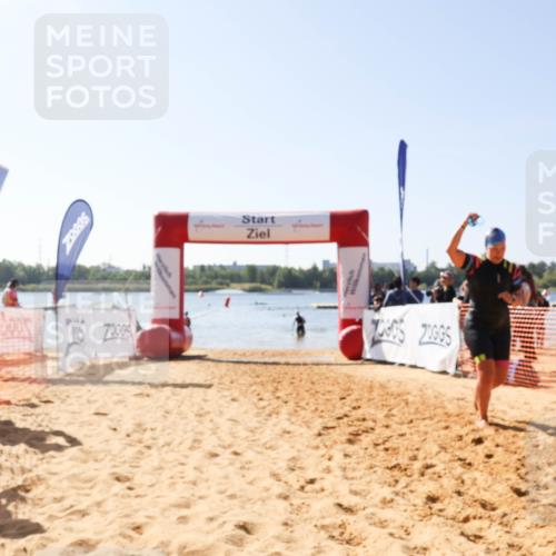 01.09.2024 - 17. Tribühne Triathlon Luisa Fischer http://msf.ph/oto/6896713 01.09.2024 11:25:16 Schwimmen 496, 546 meine-sportfotos.de