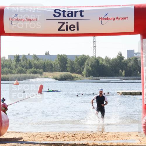 01.09.2024 - 17. Tribühne Triathlon Luisa Fischer http://msf.ph/oto/6896721 01.09.2024 11:25:19 Schwimmen 496, 546 meine-sportfotos.de