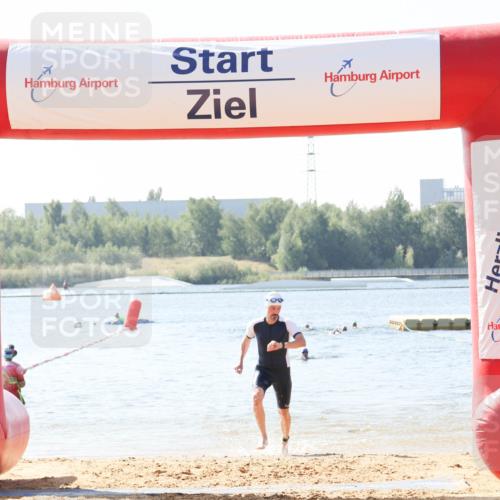 01.09.2024 - 17. Tribühne Triathlon Luisa Fischer http://msf.ph/oto/6896735 01.09.2024 11:25:20 Schwimmen 496, 546 meine-sportfotos.de