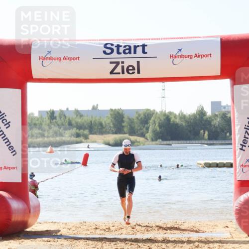 01.09.2024 - 17. Tribühne Triathlon Luisa Fischer http://msf.ph/oto/6896740 01.09.2024 11:25:21 Schwimmen 496, 546 meine-sportfotos.de