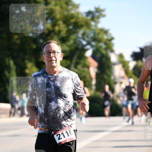 01.09.2024 - BARMER Alsterlauf Dr. Thomas Lammeyer http://msf.ph/oto/6896768 01.09.2024 09:35:05 Laufen 2116 meine-sportfotos.de