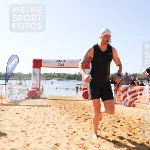 01.09.2024 - 17. Tribühne Triathlon Luisa Fischer http://msf.ph/oto/6896823 01.09.2024 11:26:19 Schwimmen 529 meine-sportfotos.de