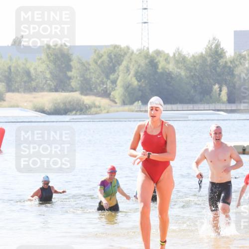 01.09.2024 - 17. Tribühne Triathlon Luisa Fischer http://msf.ph/oto/6896830 01.09.2024 11:26:27 Schwimmen 463, 536 meine-sportfotos.de