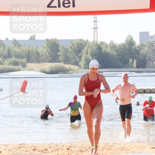 01.09.2024 - 17. Tribühne Triathlon Luisa Fischer http://msf.ph/oto/6896841 01.09.2024 11:26:28 Schwimmen 463, 520, 536 meine-sportfotos.de