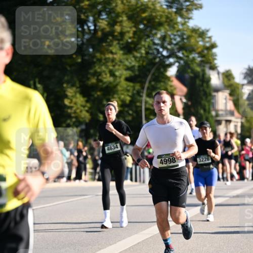 01.09.2024 - BARMER Alsterlauf Dr. Thomas Lammeyer http://msf.ph/oto/6896845 01.09.2024 09:35:11 Laufen 4634, 4998, 3226 meine-sportfotos.de