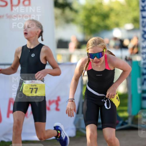 01.09.2024 - 17. Tribühne Triathlon Michael Strokosch http://msf.ph/oto/6896902 01.09.2024 09:50:19 Ziel 77, 104, 113 meine-sportfotos.de